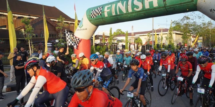 256 Pesepeda Meriahkan Happy Cycling Hari Jadi ke-254 Kota Pontianak