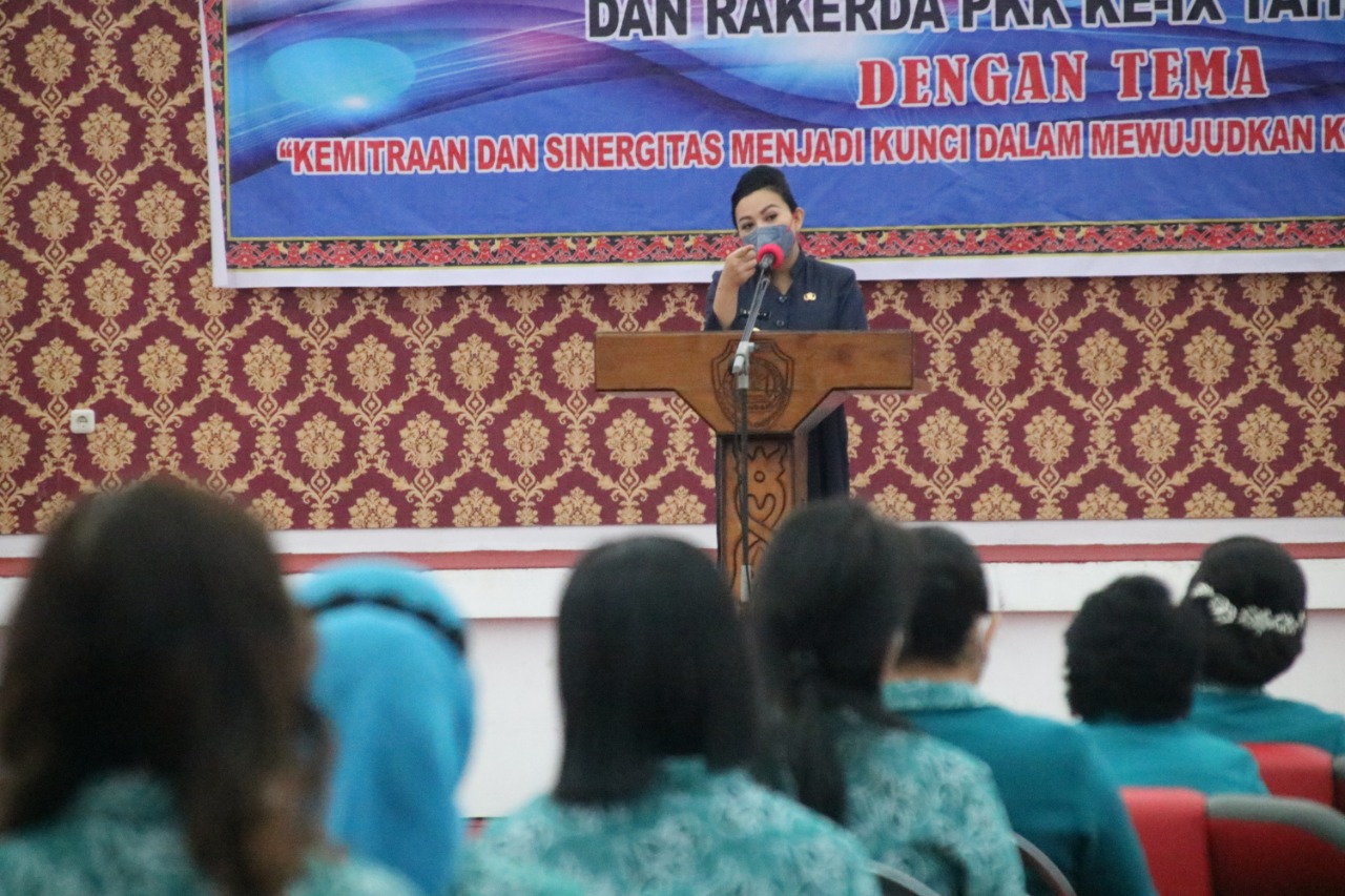 Bupati Landak, Karolin Margret Natasa: Pentingnya Laksanakan 10 Program PKK