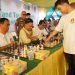 Master FIDE Muhammad Kamalsyah Adu Strategi dengan 28 Pecatur di Pontianak