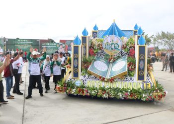 Kafilah Pontianak Tampil Memukau di Pawai Ta’aruf MTQ XXXIII Kalbar