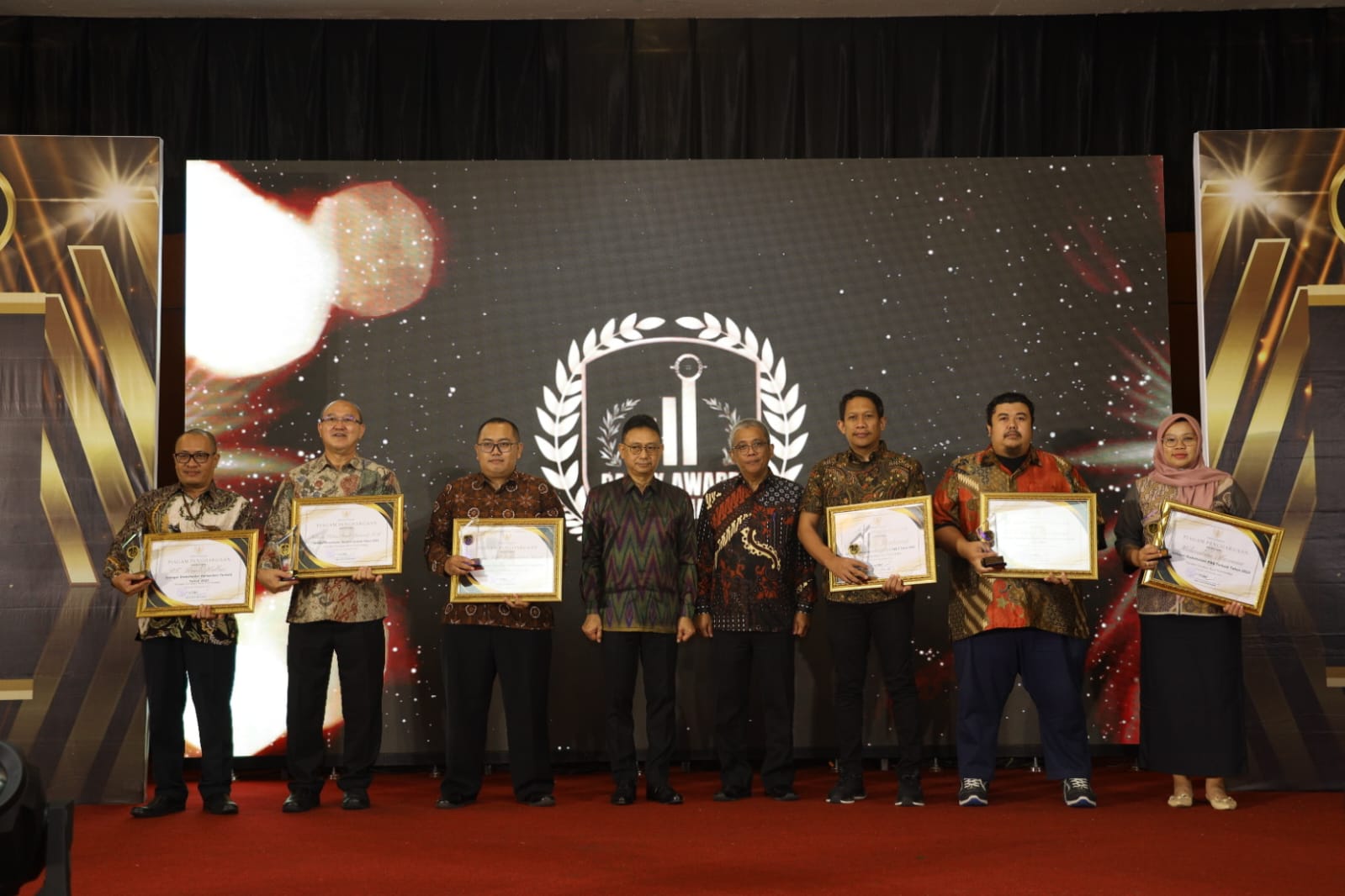 Pemkot Pontianak Persembahkan Pajak Award ke Pelaku Usaha