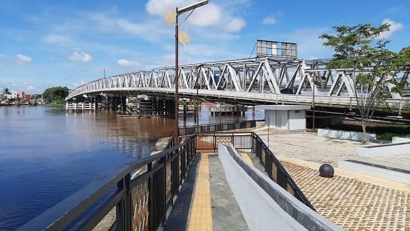 Program Kotaku Suguhkan Waterfront di Teras Parit Nanas