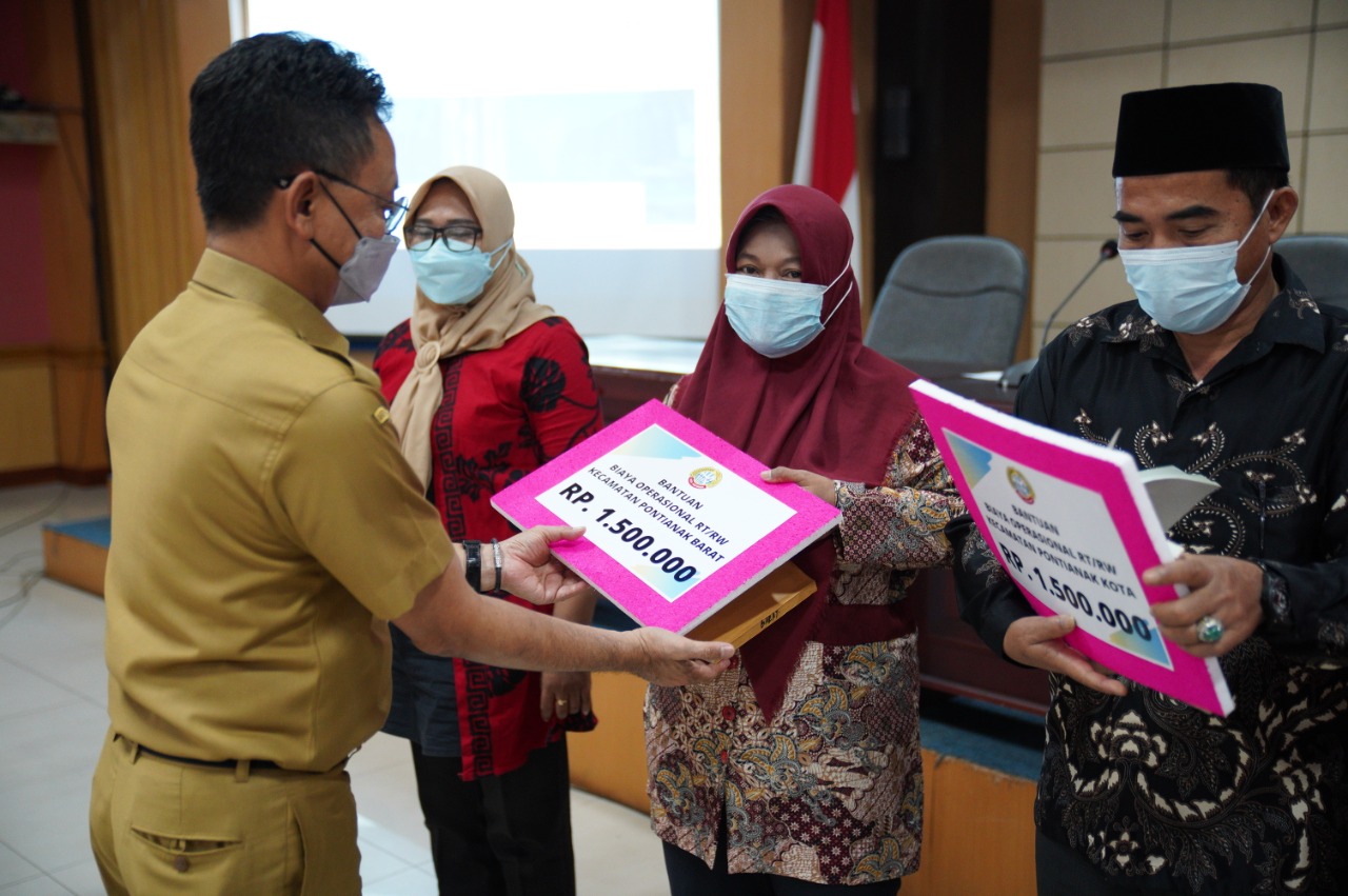 Sebanyak 3.245 RT/RW Terima Bantuan Operasional, Wako Edi: Kelurahan Perlu Perbaharui DTKS Secara Periodik