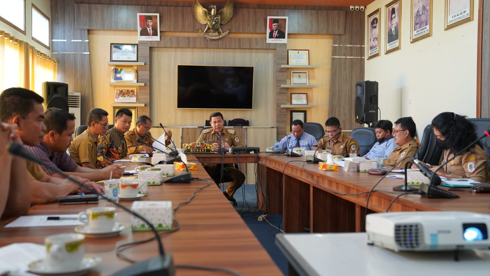Bupati Sis Pimpin Rapat Pleno Tim Percepatan Akses Keuangan Daerah