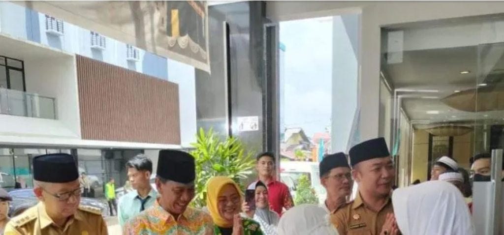 Pemkab Ketapang Lepas 239 CJH Asal Ketapang Menuju Embarkasih Batam
