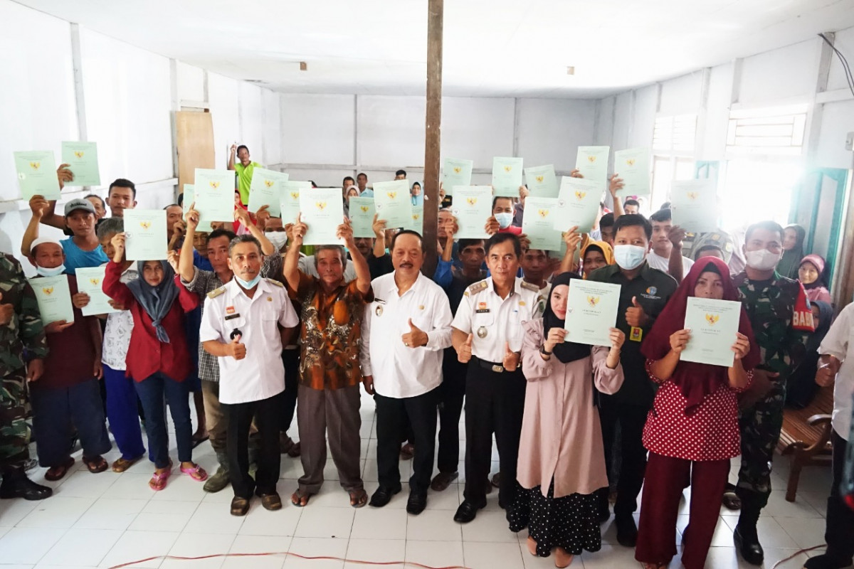 Wabup Sanggau: Masyarakat Desa Mengkiang Kini Miliki Sertifikat Tanah
