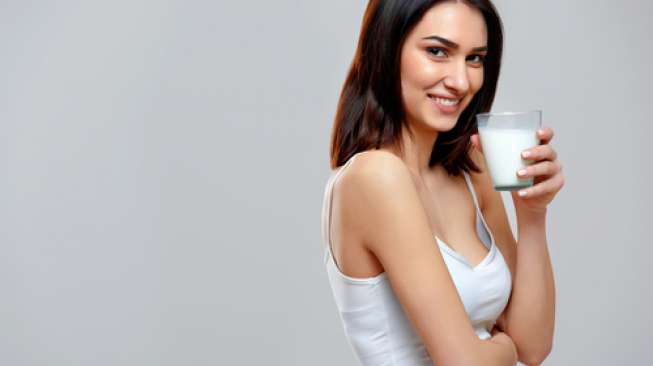 Manfaat Minum Susu Sebelum Tidur, Bikin Tidur Lebih Nyenyak