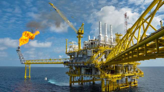 Harga Minyak Anjlok Terdampak Penguatan Dolar AS dan Kebijakan Arab Saudi