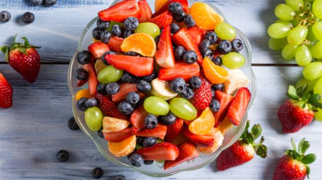 Cara Membuat Salad Buah di Rumah, Dijamin Mudah dan Seenak Buatan Kafe