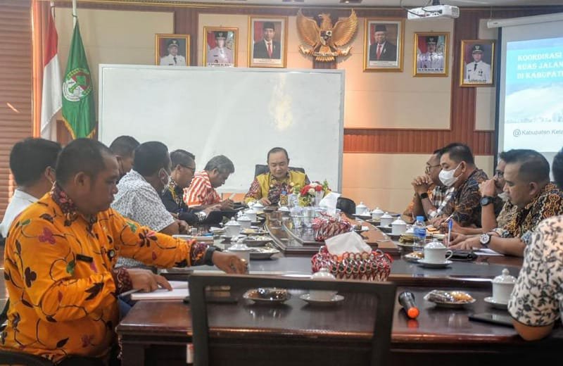 Pemkab Ketapang dan Swasta Sepakat Komitmen Perbaiki Jalan Pelang – Batu Tajam